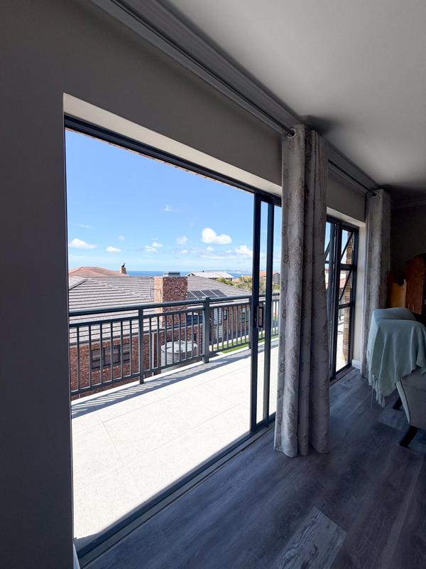 5 Bedroom Property for Sale in Reebok Western Cape